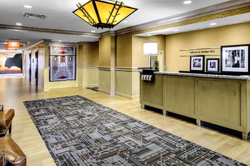 Hampton Inn & Suites Dodge City Boot Hill Casino Interior photo